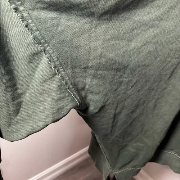 Sold forest Green Pullover Sweatshirt distressed - Picture 4 of 6